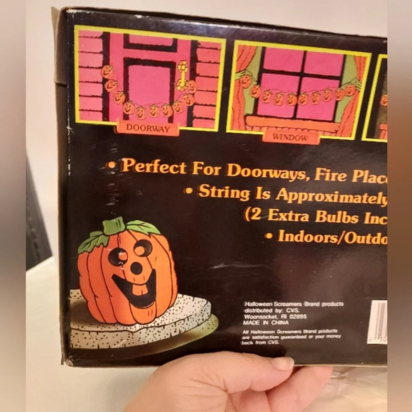 CVS Halloween Screamers Halloween String of Skulls Blow Mold 10 Lights - Picture 5 of 9